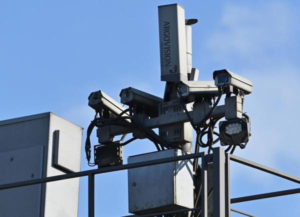 Штраф за скорость в 2025 году: где о нем узнать и как оплатить