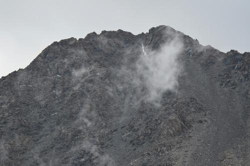 Федерация альпинизма России: альпинистку Наговицину попытаются спасти